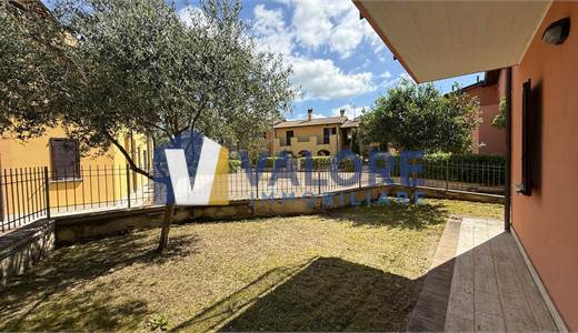 TODI - ROSCETO: APPARTAMENTO CON GIARDINO ESCLUSIVO