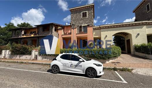 TODI - ROSCETO: APPARTAMENTO CON GIARDINO ESCLUSIVO 