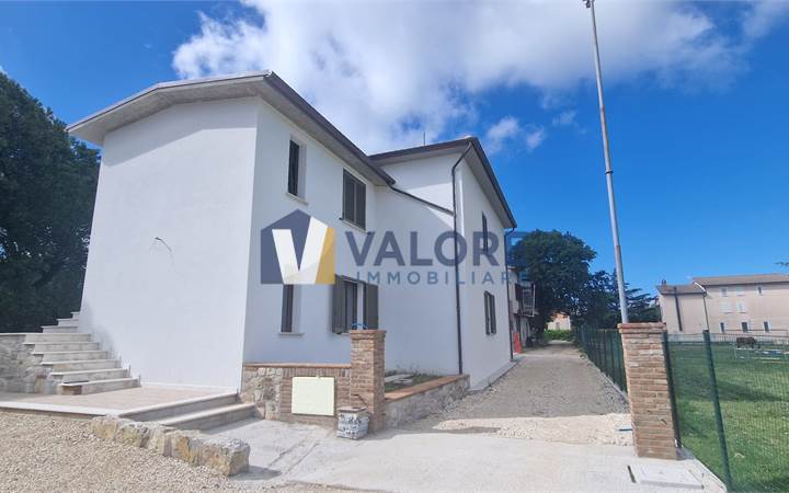 Farmhouse Sale in Gualdo Cattaneo (PG) Grutti  