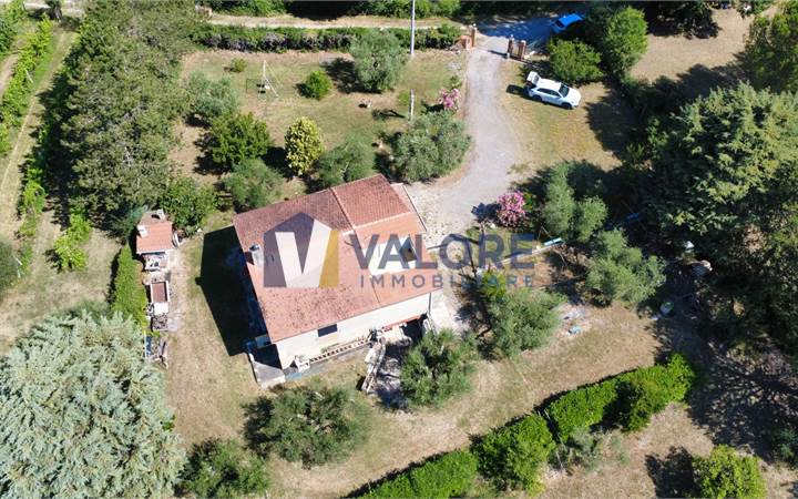 VICINANZE PERUGIA: VILLINO INDIPENDENTE PANORAMICO CON GIARDINO E ULIVETO