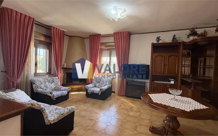 TODI - PANTALLA - APPARTAMENTO AL PIANO PRIMO E SECONDO