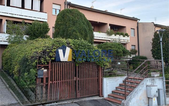 PERUGIA - PONTE FELCINO - VILLA A SCHIERA CON GIARDINO